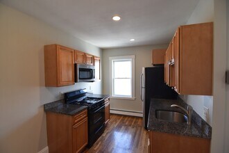 50 Lyon St in Boston, MA - Building Photo - Building Photo