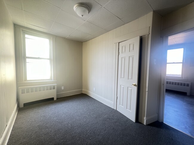 395 Kennedy Blvd, Unit 3F in Bayonne, NJ - Building Photo - Building Photo