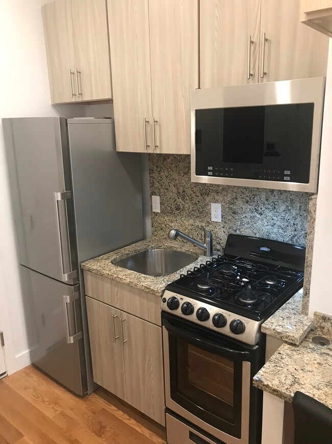 16 5th St Apartments and Nearby Chelsea Apartments For Rent Chelsea, MA