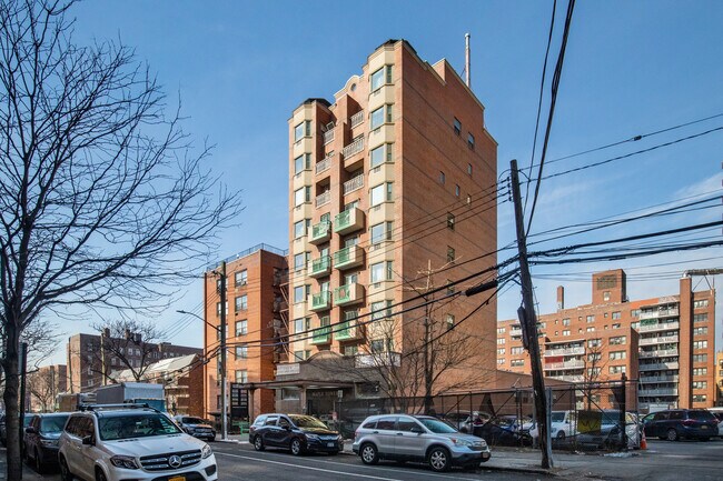 Maple Tower in Flushing, NY - Building Photo - Building Photo