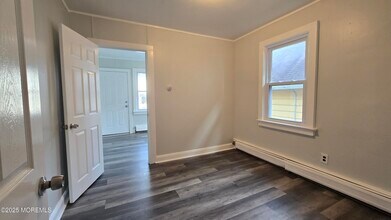 11 St Peters Pl in Keansburg, NJ - Foto de edificio - Building Photo