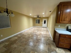 1111 Parkview Ln in Paso Robles, CA - Building Photo - Building Photo