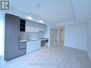 55-3555 Mercer St in Toronto, ON - Building Photo - Building Photo