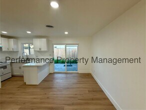 3401 Squire Ln in Bakersfield, CA - Building Photo - Building Photo