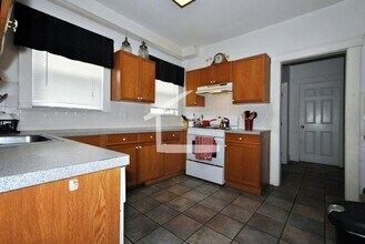 144 Brooks St in Boston, MA - Building Photo - Building Photo