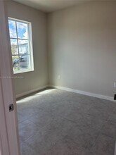 1022 W Davis Pkwy in Florida City, FL - Building Photo - Building Photo