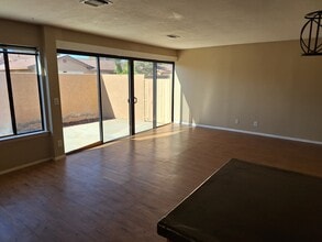 27535 Lakeview Dr in Helendale, CA - Building Photo - Building Photo
