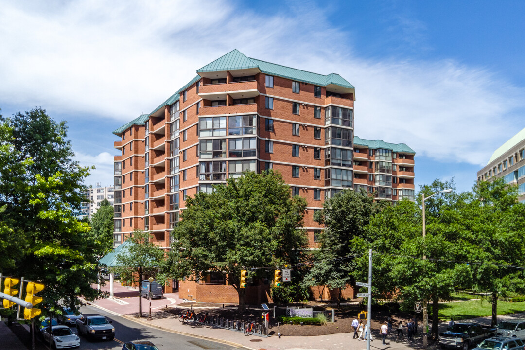 1001 Eastview at Ballston Metro in Arlington, VA - Foto de edificio
