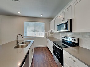 17164 W Townley Ave in Waddell, AZ - Foto de edificio - Building Photo