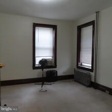 103 N Earl St in Shippensburg, PA - Building Photo - Building Photo