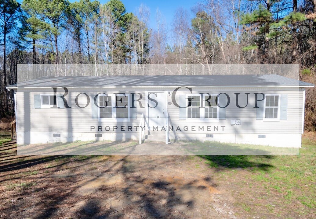 992 Buchanan Rd in Manson, NC - Building Photo