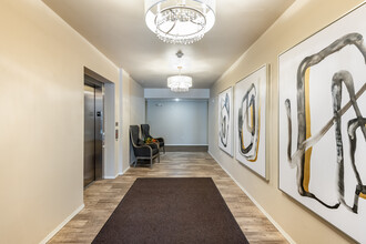 Casaloma Towers Apartment in Appleton, WI - Building Photo - Interior Photo