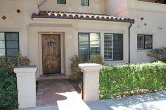 302 S Voluntario St, Unit C in Santa Barbara, CA - Foto de edificio - Building Photo