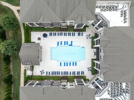 Silver Collection at The Park in Huntersville, NC - Building Photo