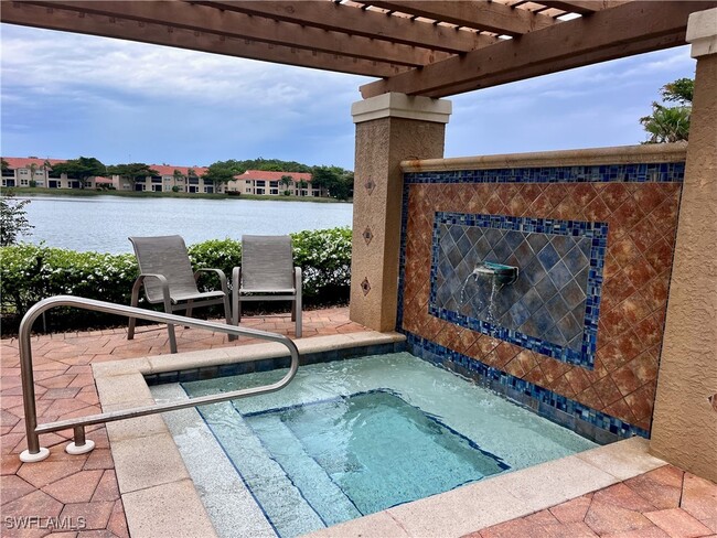 property at 6920 Huntington Lakes Cir