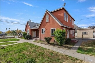 272 W 9th St in San Bernardino, CA - Foto de edificio - Building Photo