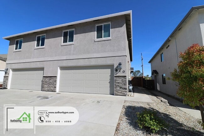 810 Mission De Oro Dr in Redding, CA - Building Photo - Building Photo