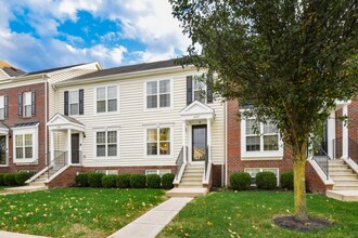 6177 Needletail Rd in Columbus, OH - Foto de edificio - Building Photo