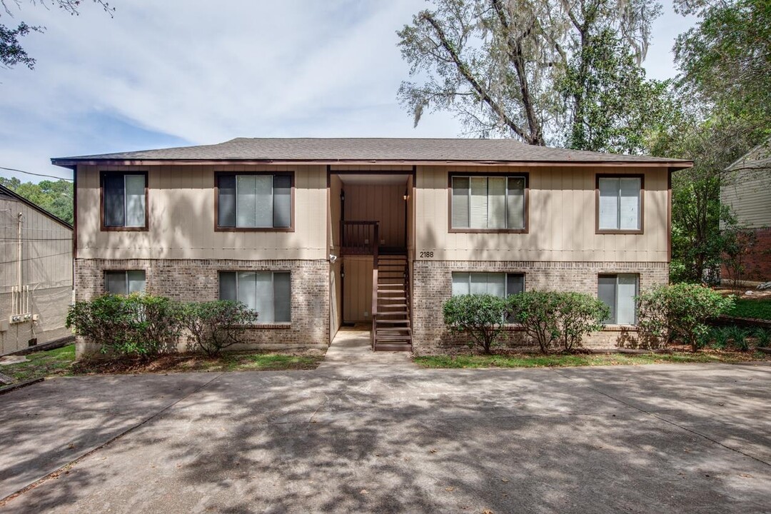 2188 Claremont Ln in Tallahassee, FL - Foto de edificio