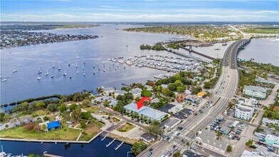 521 SW Ocean Blvd in Stuart, FL - Building Photo - Building Photo