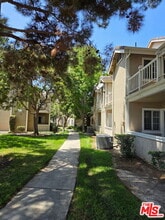 8805 Berkshire Way in Inglewood, CA - Building Photo - Building Photo