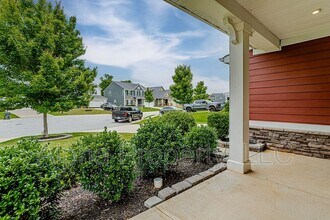 921 St Elmos Ct in Duncan, SC - Building Photo - Building Photo