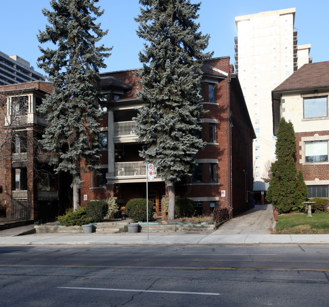 1914 Bloor St in Toronto, ON - Building Photo - Primary Photo