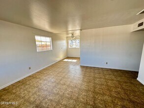 5036 Louis Dr in El Paso, TX - Building Photo - Building Photo