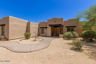 8115 E Sand Flower Dr in Scottsdale, AZ - Foto de edificio - Building Photo