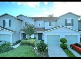 1034 Chalcedony St in Kissimmee, FL - Building Photo