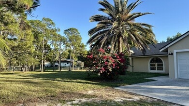 12816 67th St N in West Palm Beach, FL - Foto de edificio - Building Photo