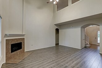 18 Prairie Oak Dr in Conroe, TX - Building Photo - Building Photo