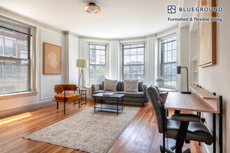 1284 Beacon St in Brookline, MA - Building Photo - Building Photo