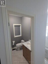 676 Fleetwood Dr in Oshawa, ON - Building Photo - Building Photo