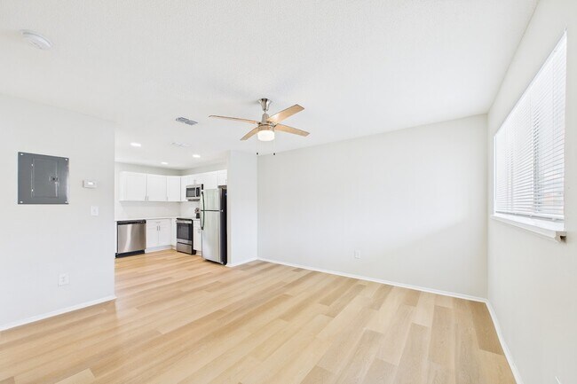 Iris Flats in Melbourne, FL - Building Photo - Building Photo
