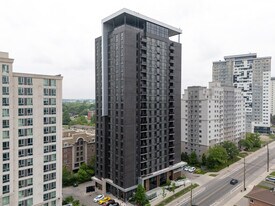 335 King St N in Waterloo, ON - Building Photo