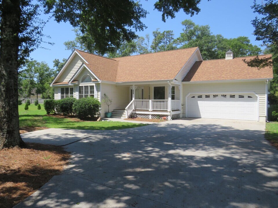 130 Magens Way in Cedar Point, NC - Building Photo