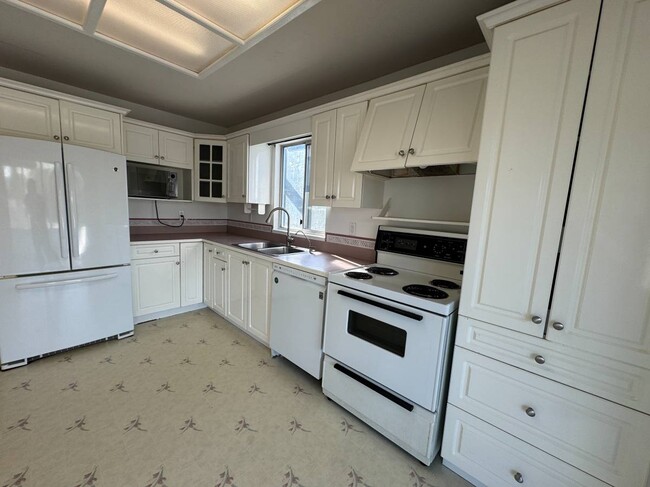 22377 124 Av in Maple Ridge, BC - Building Photo - Building Photo
