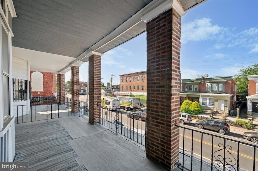 5215 Spruce St, Unit B in Philadelphia, PA - Building Photo