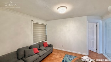 7101 Minotola Av in Mississauga, ON - Building Photo - Building Photo