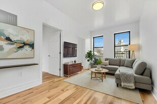 164 Waverly Pl, Unit 2B in New York, NY - Building Photo