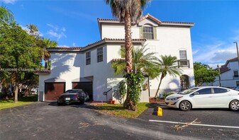 741 SW 148th Ave in Davie, FL - Foto de edificio - Building Photo