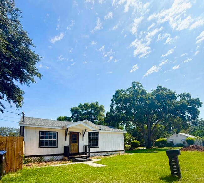 property at 2215 Vine St