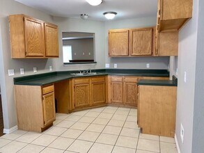 565 Oakwoods Dr in Elkins, AR - Building Photo - Building Photo