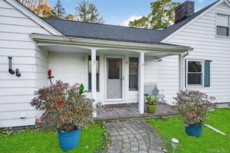 108 Circle Dr in Monroe, NY - Building Photo - Building Photo