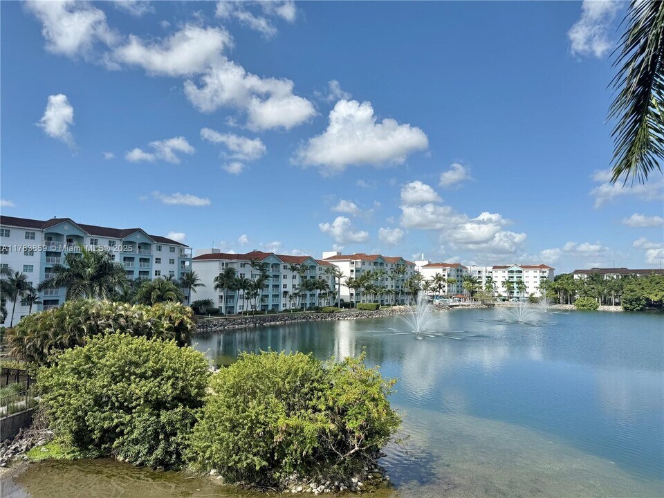 4636 NW 84th Ave, Unit 38 in Doral, FL - Building Photo