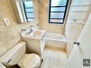 Fourth Avenue, Unit 11B in New York, NY - Building Photo - Building Photo
