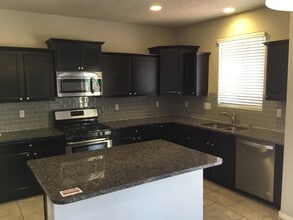 2711 Full Moon Ct NE in Rio Rancho, NM - Building Photo - Building Photo