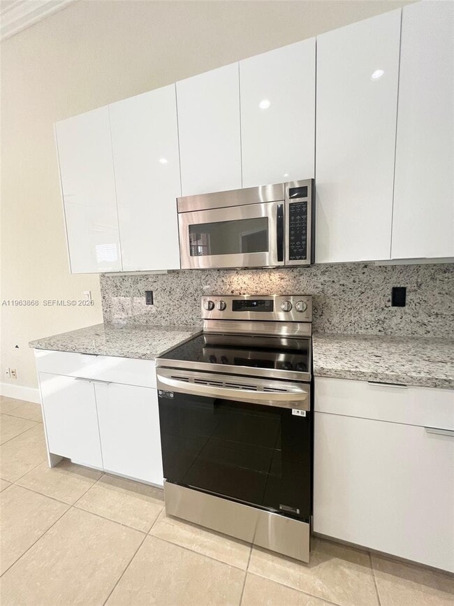 1210 Leeward Way in Weston, FL - Building Photo - Building Photo