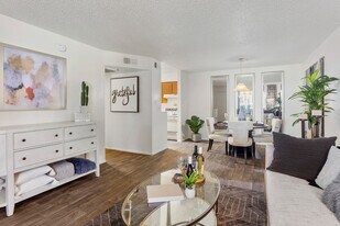 North Mountain Village in Phoenix, AZ - Building Photo